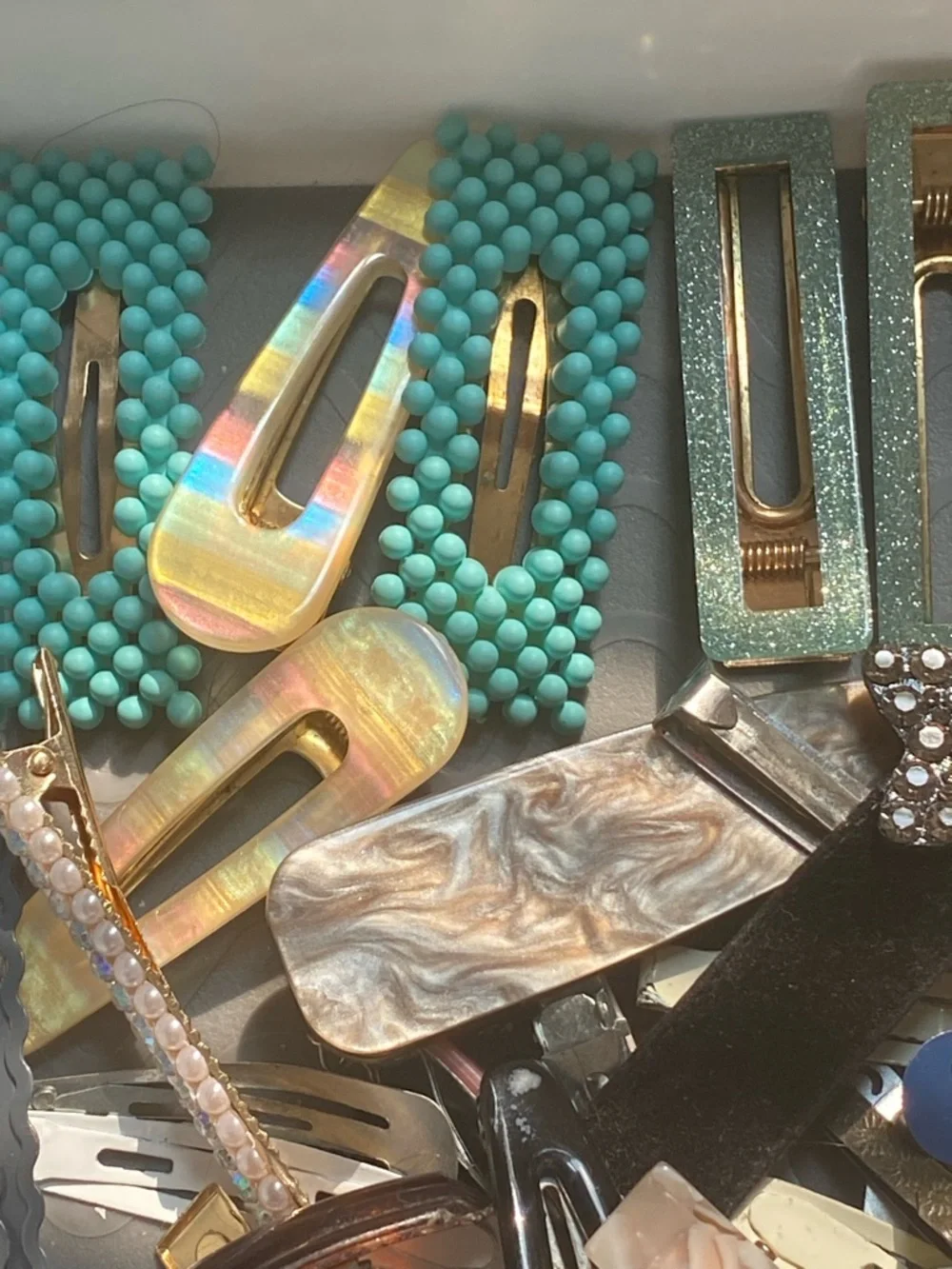 Assorted Women's Hair Clips and Barrettes - Multi-Color Set